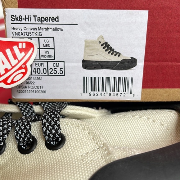 Vans Sk8-Hi Tapered
Heavy Canvas Marshmallow/
VNOA7Q5TKIG
WMNS sneakers - Picture 16 of 16